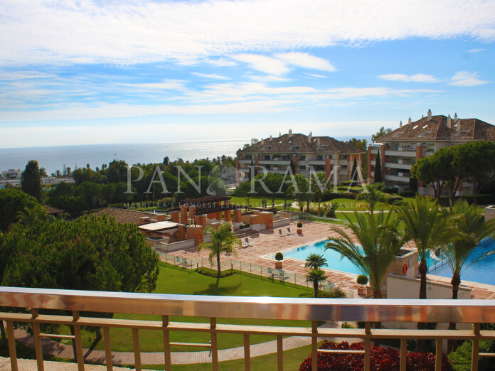 Prachtig duplex penthouse met panoramisch uitzicht op zee in een prestigieus complex aan de Golden Mile