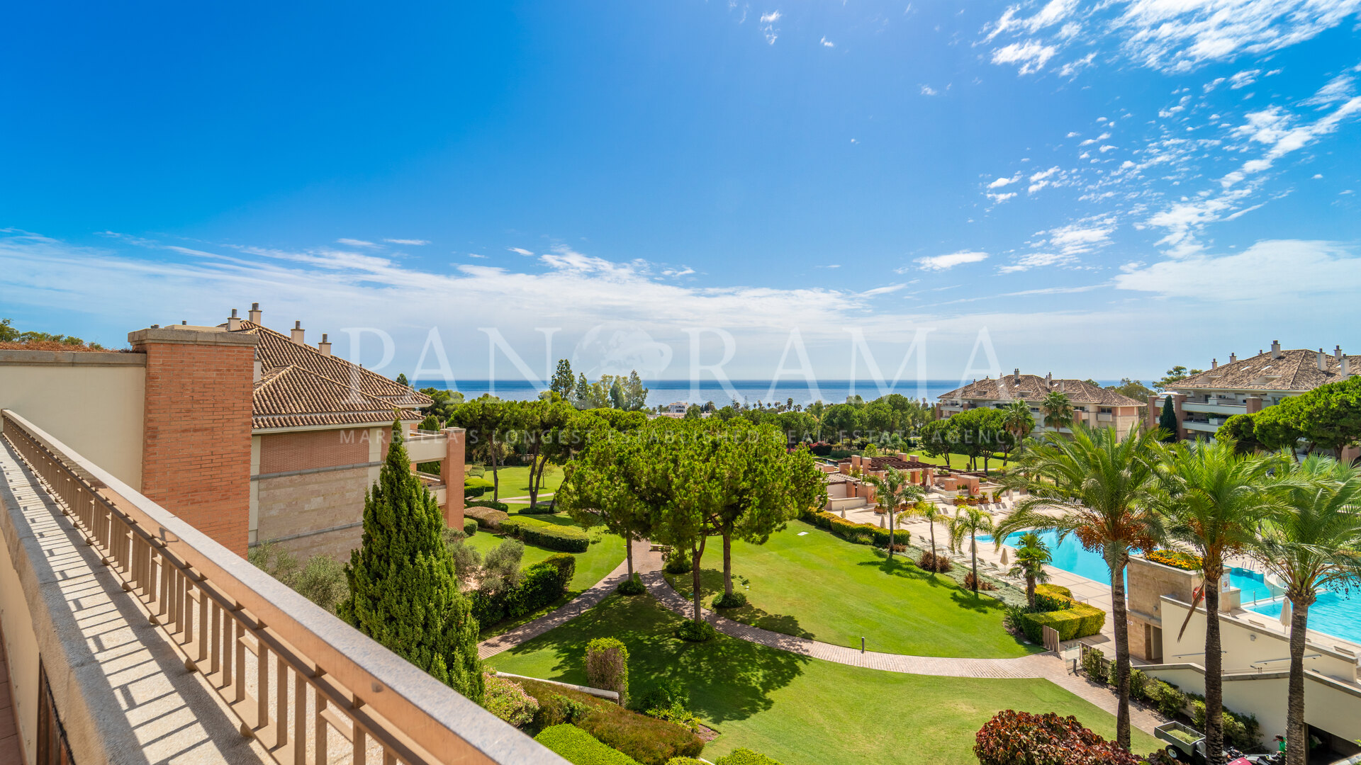 Magnificent duplex penthouse with panoramic sea views in a prestigious complex on the Golden Mile