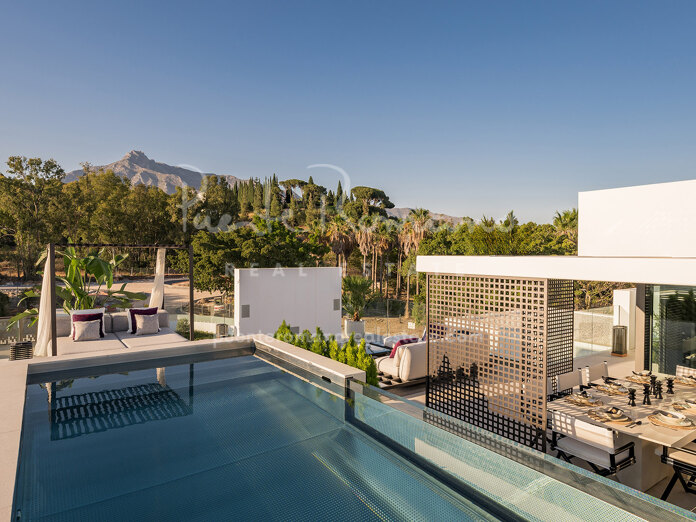 Impressive modern residence on Marbella Golden Mile in a gated community