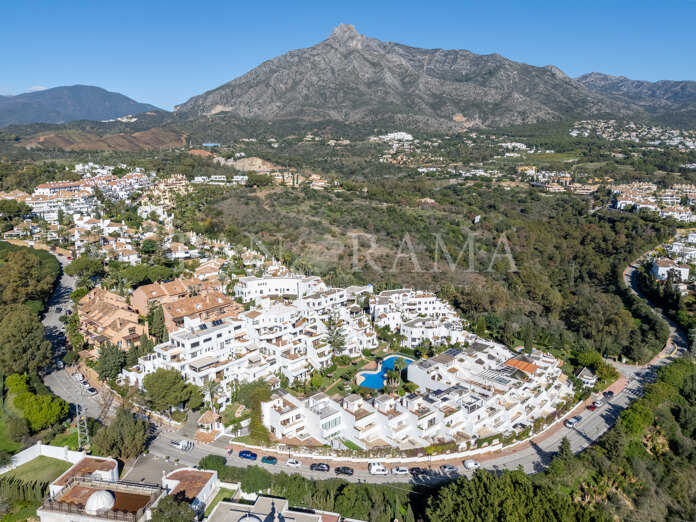 Hoek herenhuis in het prestigieuze Lomas del Marbella Club, een unieke kans