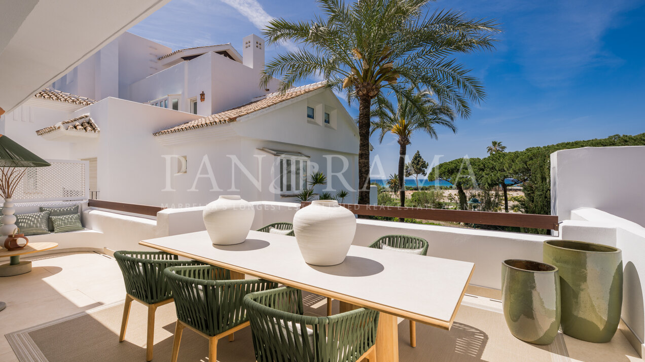 Sofisticado apartamento con vistas al mar en Palm Beach, Marbella Este