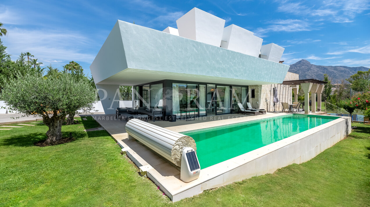 Villa moderne à La Cerquilla en deuxième ligne de golf