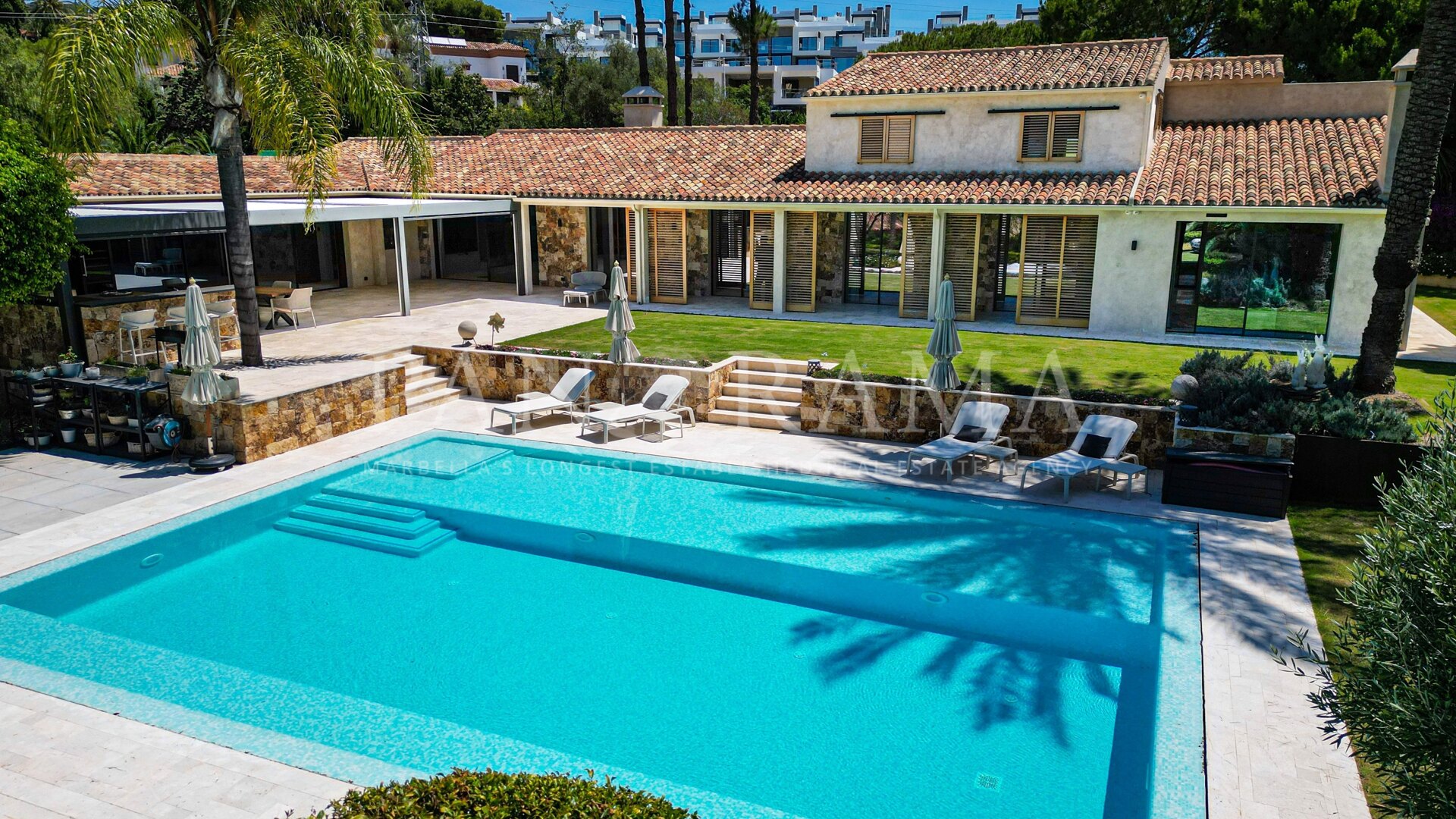 Luxurious villa in the exclusive area of Río Real just minutes from Marbella Centre