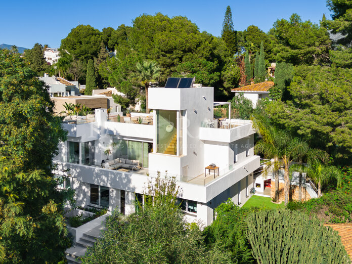 Stijlvolle moderne gezinsvilla in Nueva Andalucía dicht bij voorzieningen