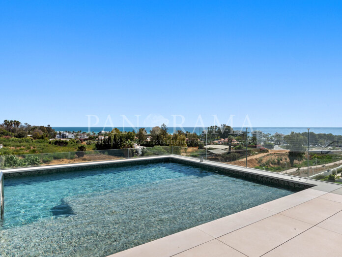 Superbe penthouse en duplex au cœur de la Golden Mile avec des vues spectaculaires sur la mer