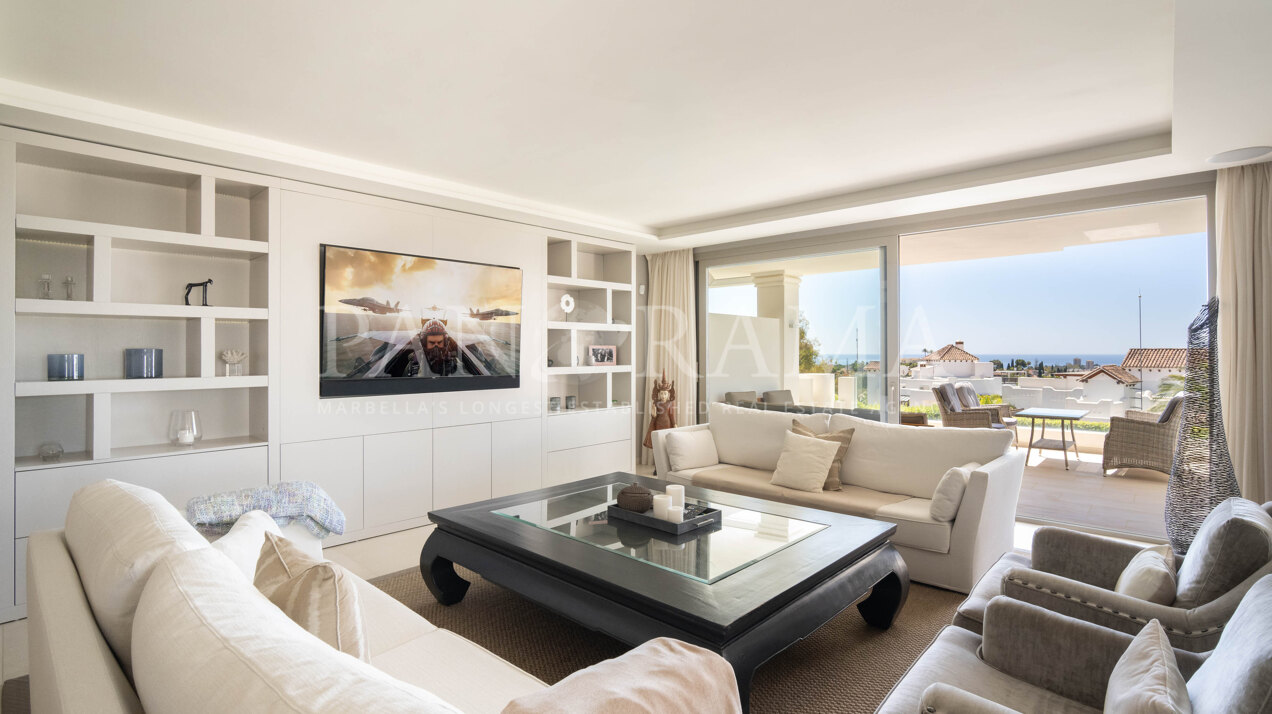 Exclusivo apartamento en planta baja en 9 Lions Residences con vistas al mar y la montaña