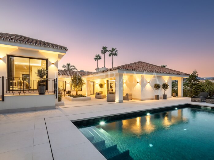 Luxury and modern villa in the heart of the Golf Valley in Las Brisas
