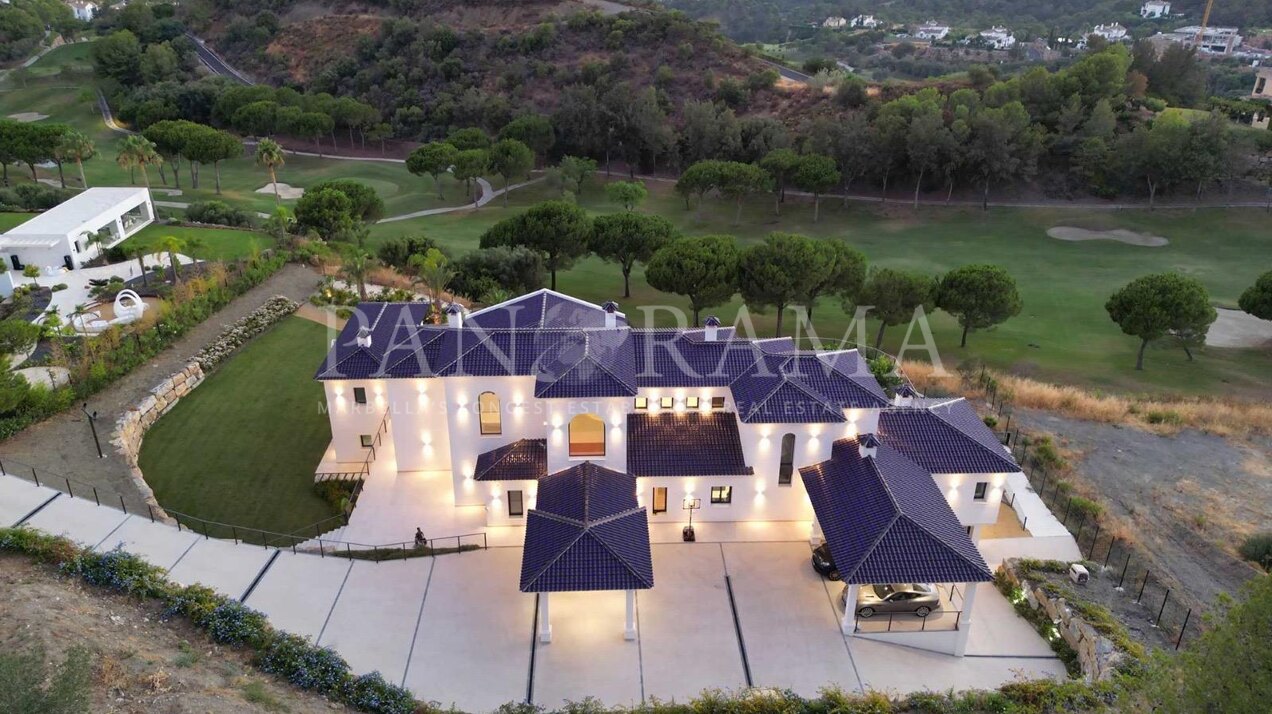 Villa voor lange termijn verhuur in Marbella Club Golf Resort, Benahavis