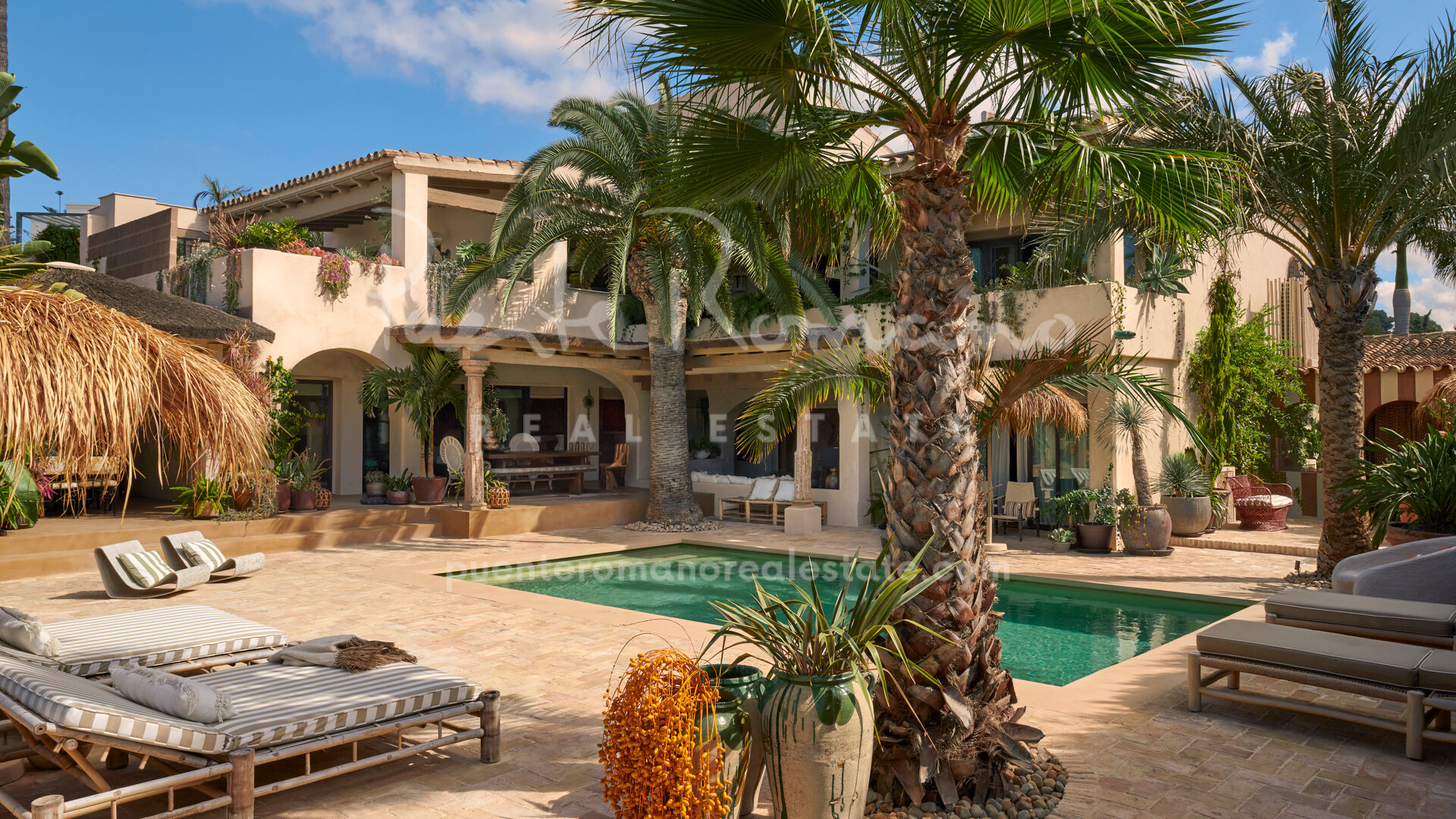 Villa Las Tortugas, una excepcional villa junto a la playa en Los Monteros, Marbella este