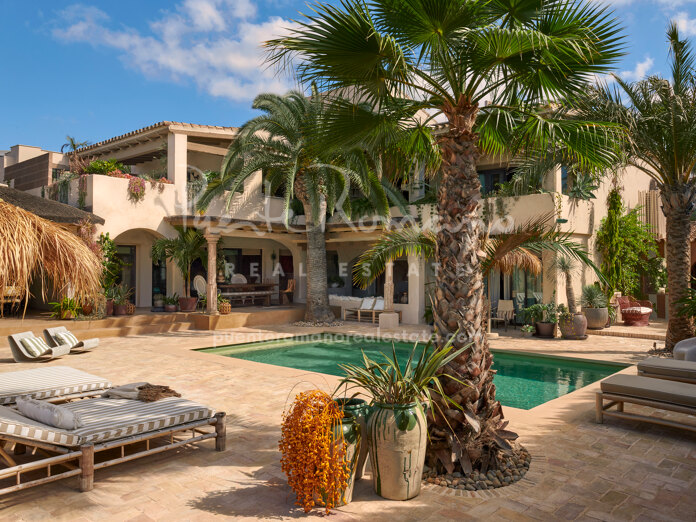 Villa Las Tortugas, una excepcional villa junto a la playa en Los Monteros, Marbella este