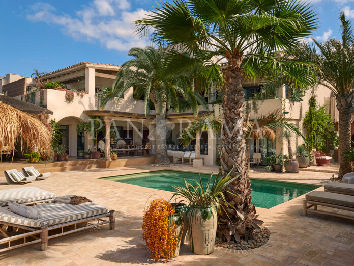 Villa Las Tortugas, an exceptional beachside estate Los Monteros, Marbella east