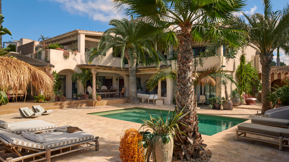 Villa Las Tortugas, une propriété exceptionnelle en bord de mer à Los Monteros, Marbella Est