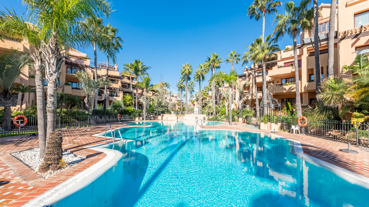 Tuinappartement aan het strand naast de stad San Pedro