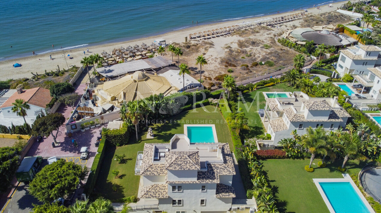 Excepcional villa frente al mar en El Rosario, Marbella Este, con impresionantes vistas al mar