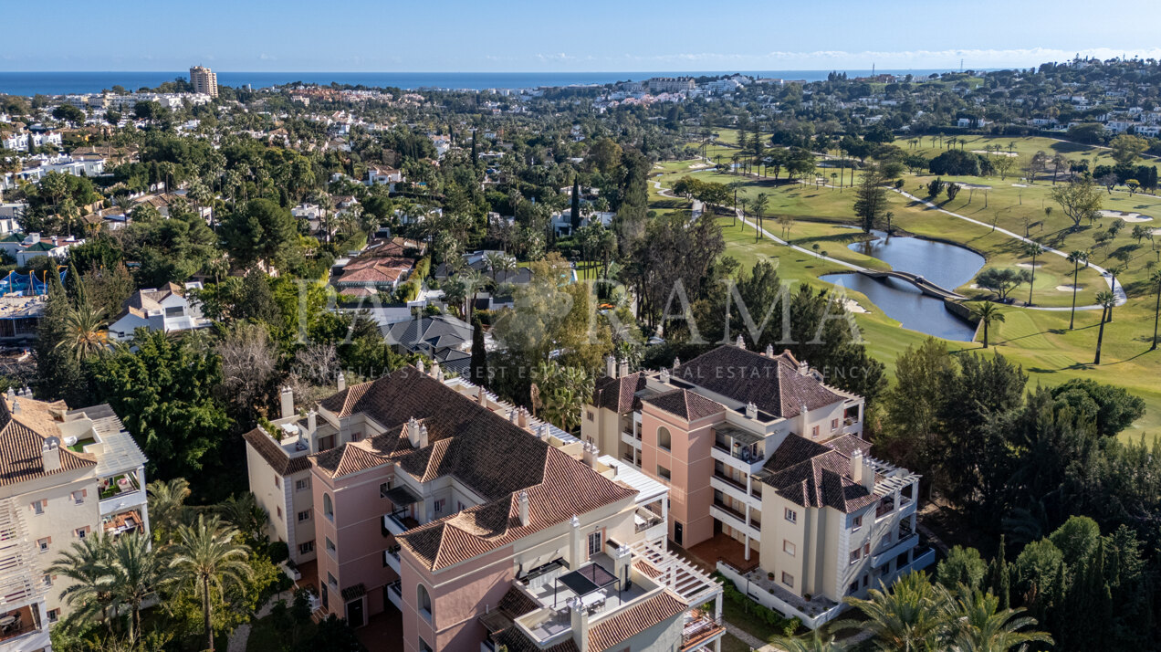 Spacious duplex penthouse with partial sea views in River Garden