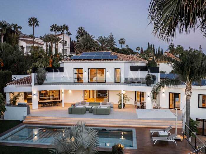 Villa dans un emplacement privilégié à Nagüeles avec vue sur la mer