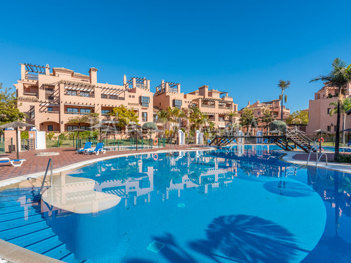 Prachtig duplex penthouse, tweede lijn aan het strand in Hacienda del Sol, New Golden Mile