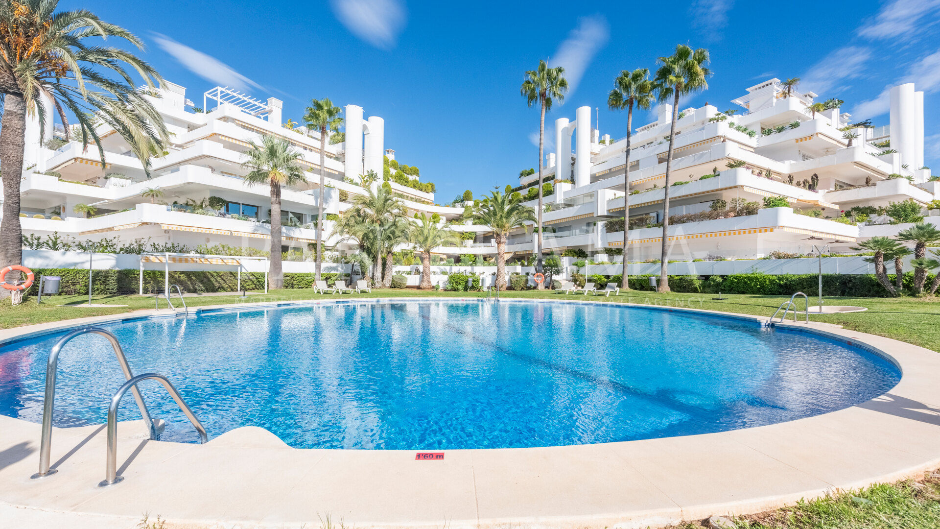 Charming apartment in the exclusive community of Las Lomas de Marbella Club