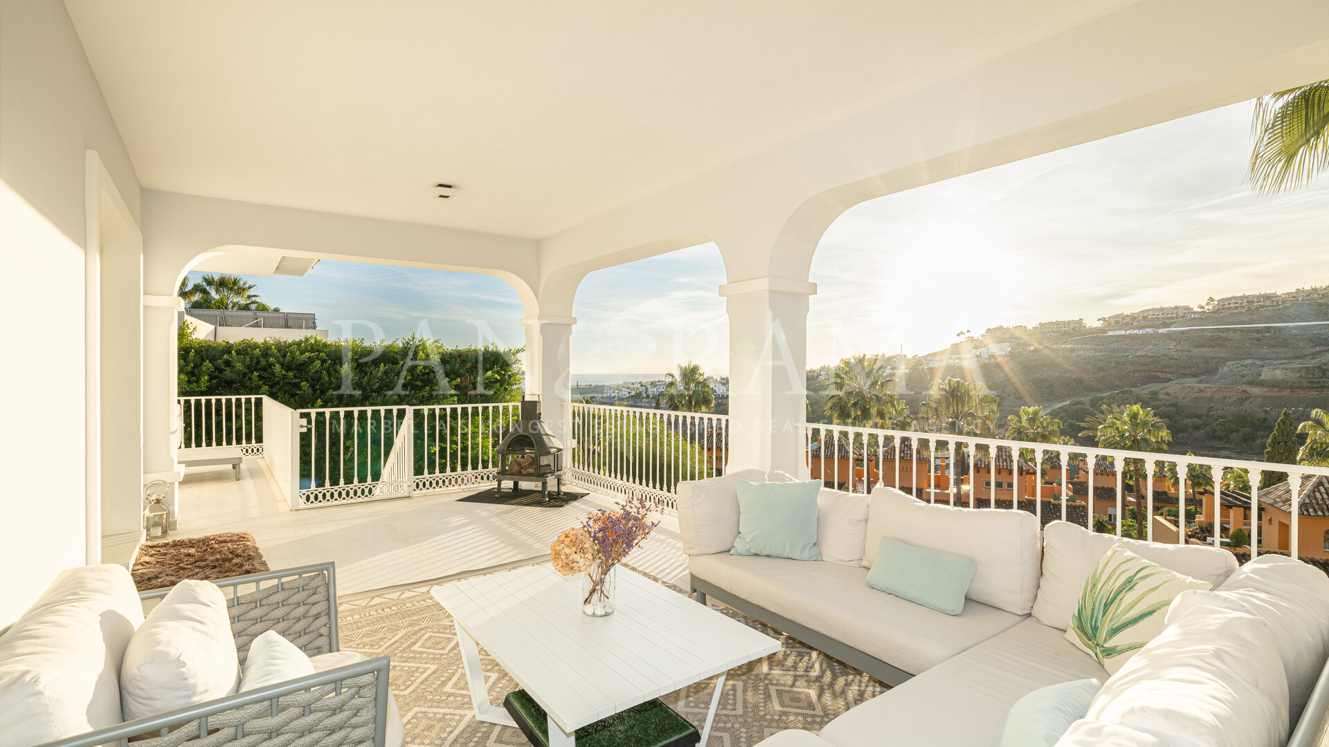 Villa avec vue imprenable sur la mer à El Paraíso dans La Alquería