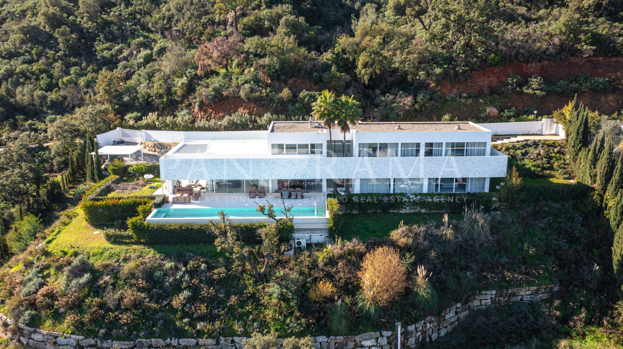 Modern villa in La Mairena, in a serene hillside area with panoramic views