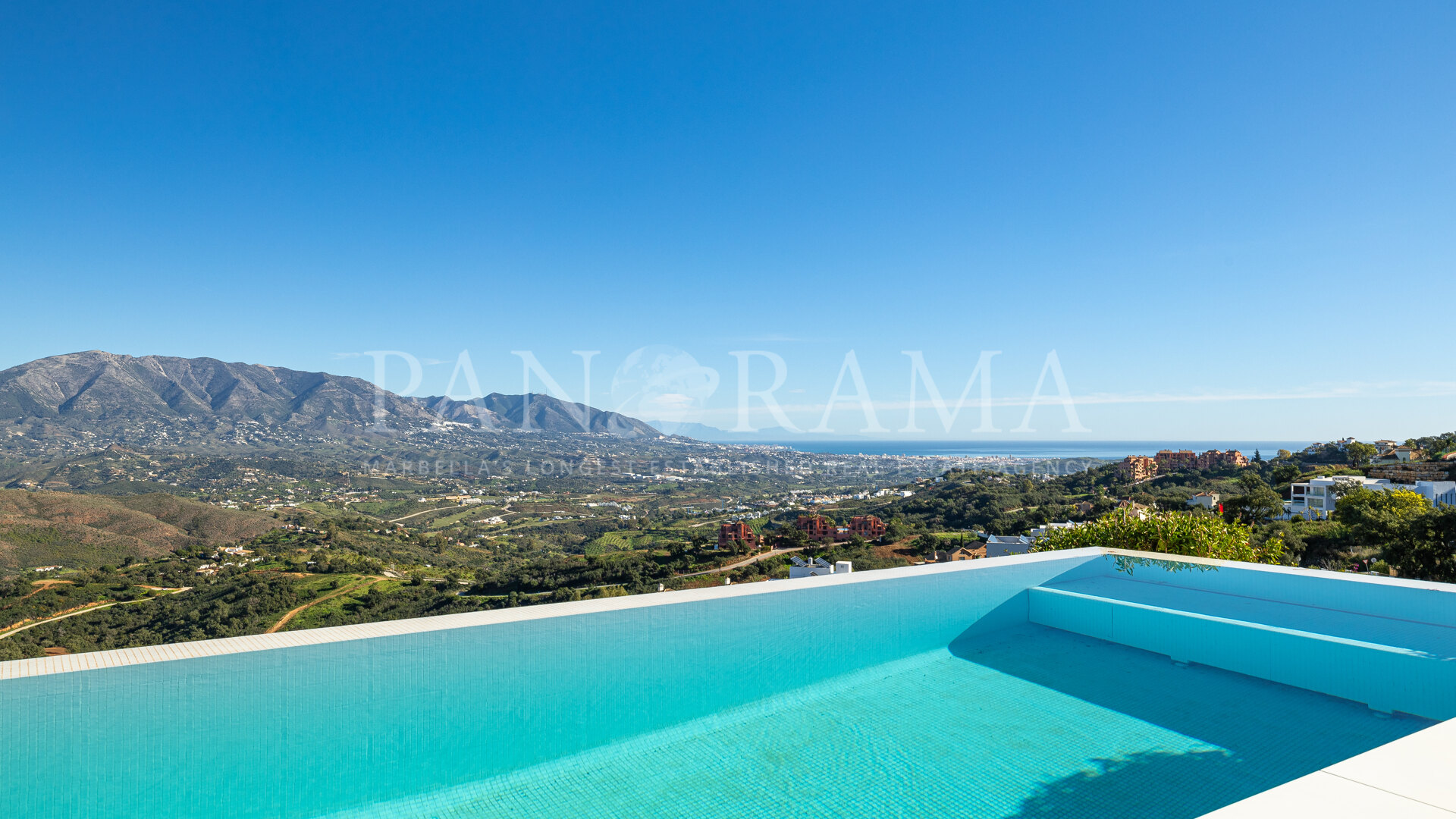 Modern villa in La Mairena, in a serene hillside area with panoramic views