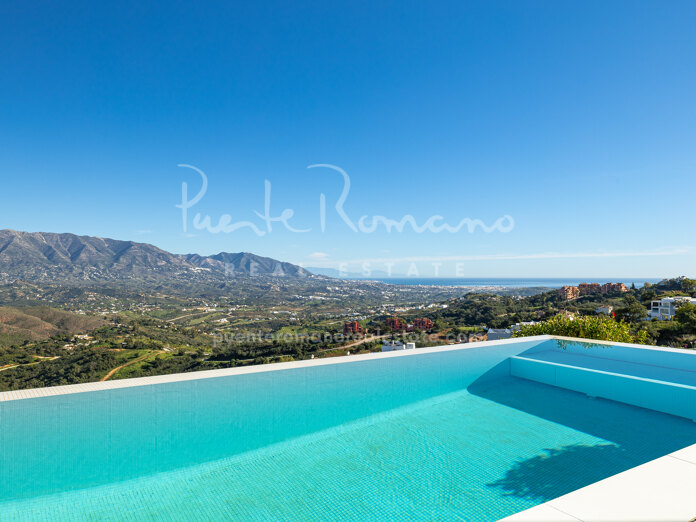 Modern villa in La Mairena, in a serene hillside area with panoramic views