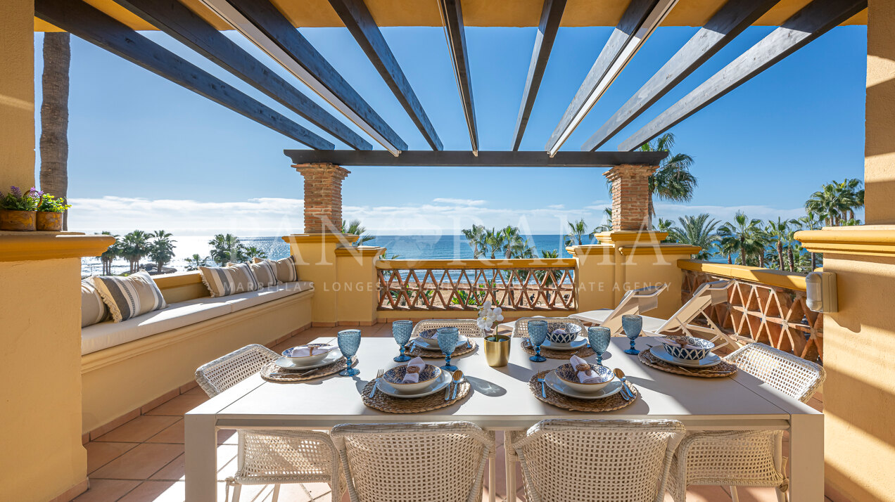 Stunning frontline beach apartment in Río Real Playa, Marbella