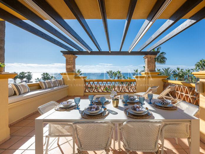 Superbe appartement en première ligne de plage à Río Real Playa, Marbella