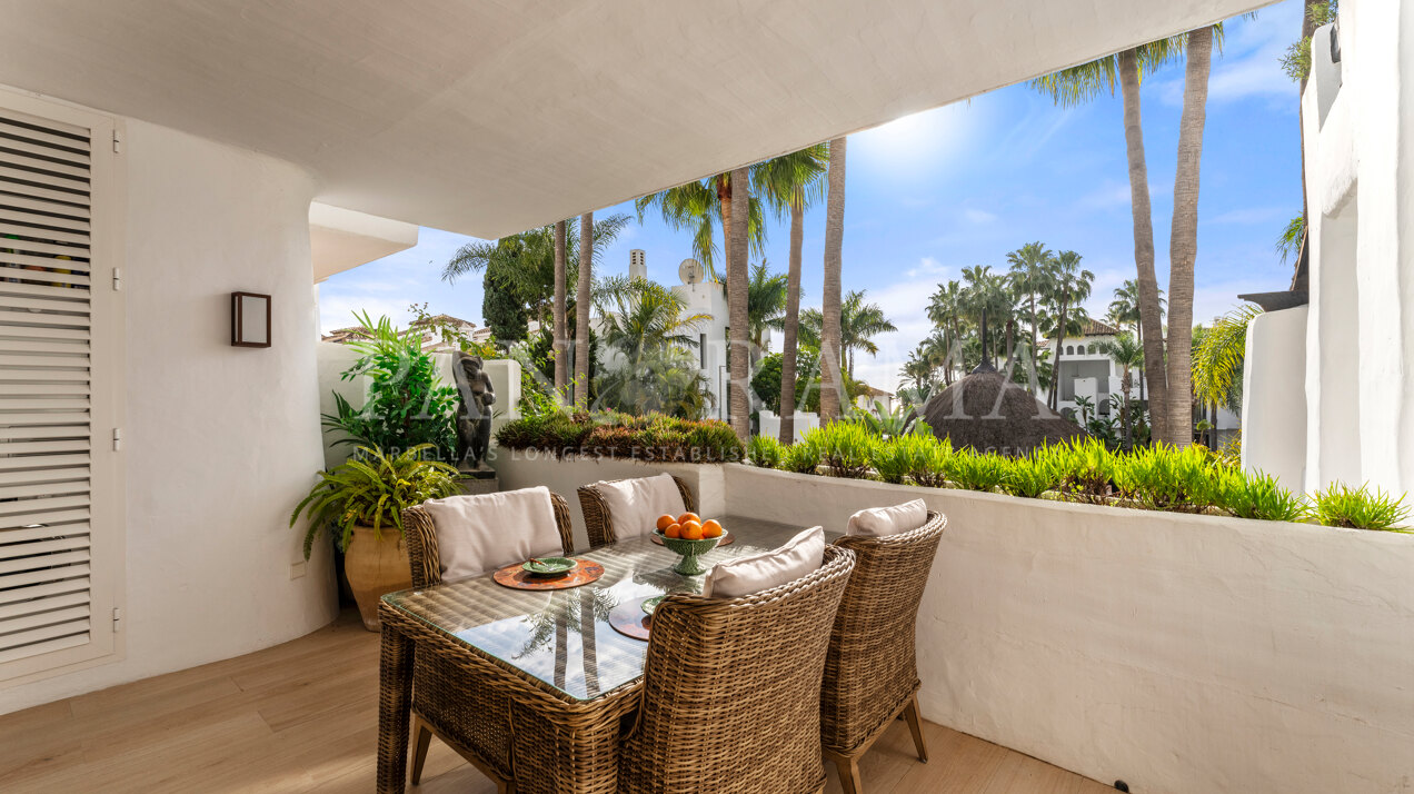Appartement de luxe impeccable à Marina Puente Romano dans le Jardin Persa
