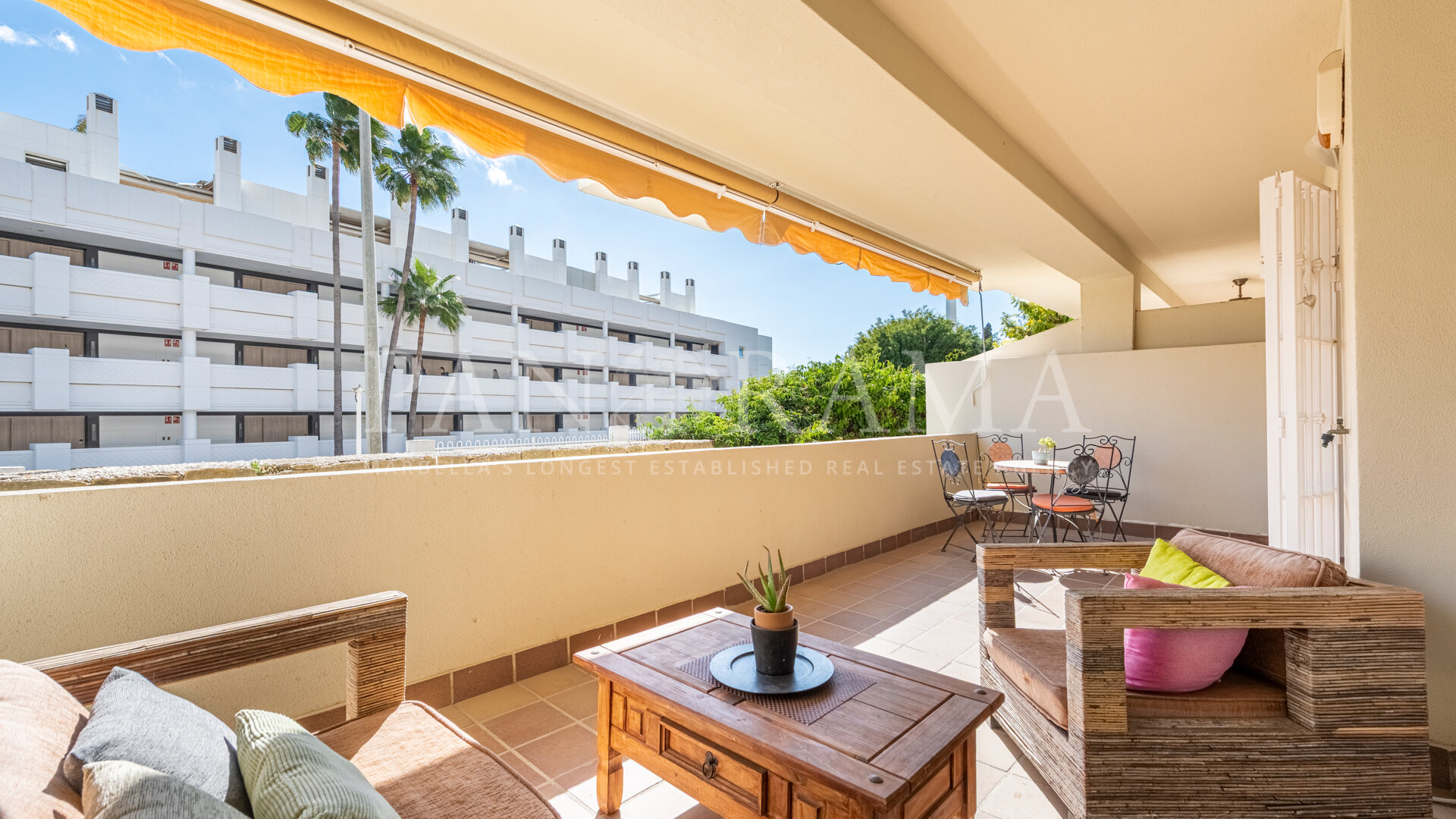 Apartment steps from the beach and Puente Romano on Marbella’s Golden Mile