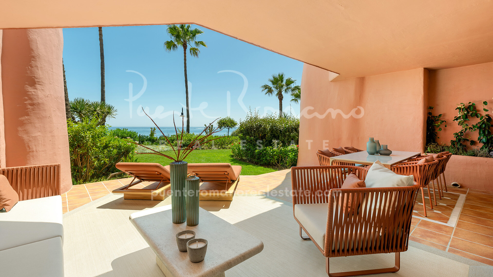 Apartamento en primera línea de playa con servicios de resort en Menara Beach