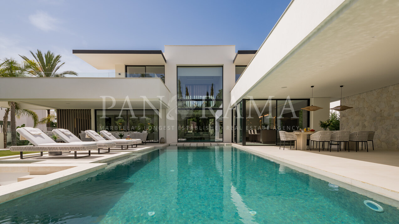 Contemporay luxury villa in Las Brisas Golf, Nueva Andalucía