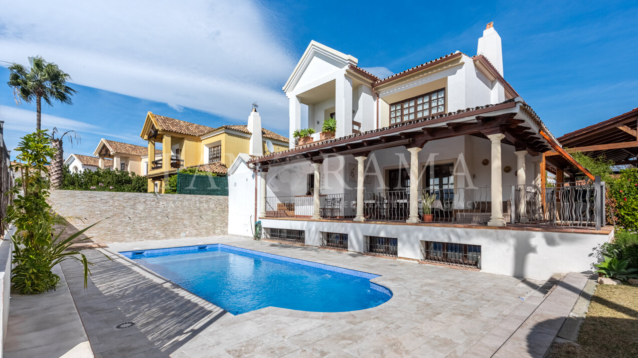 Impeccable villa within walking distance to the beach in San Pedro Alcantara