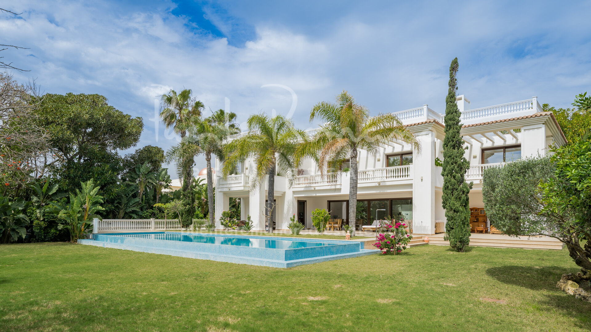 Spectacular newly-built, second line beach villa in Casasola, next to Guadalmina Baja
