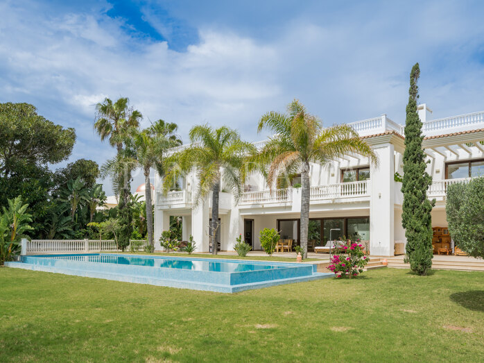 Spectacular newly-built, second line beach villa in Casasola, next to Guadalmina Baja
