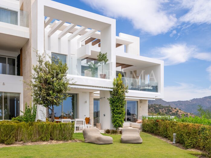 Luxe appartement op de begane grond in Palo Alto, Ojén met panoramisch uitzicht op zee