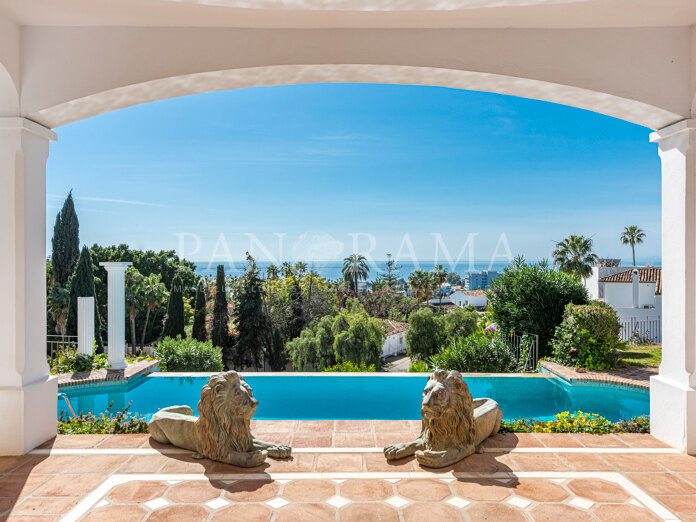 Encantadora casa familiar con impresionantes vistas panorámicas en el este de Marbella