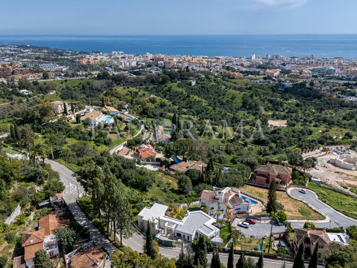 Außergewöhnliche Gelegenheit, eine Villa in einer idealen Umgebung von Marbella fertigzustellen