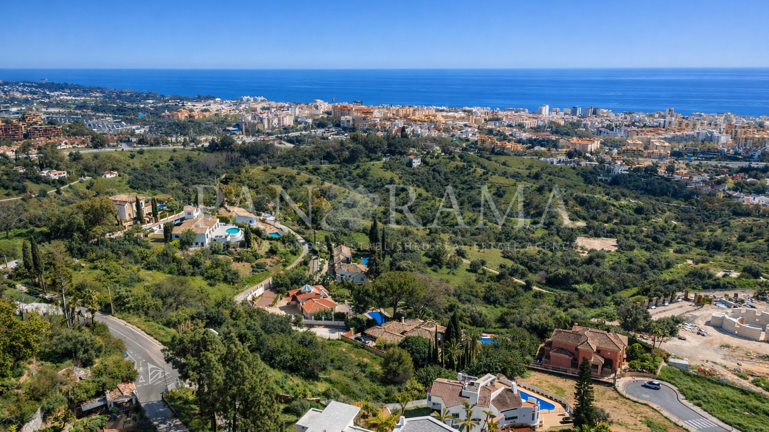Exceptional opportunity to complete the construction of a villa in an ideal setting in Marbella