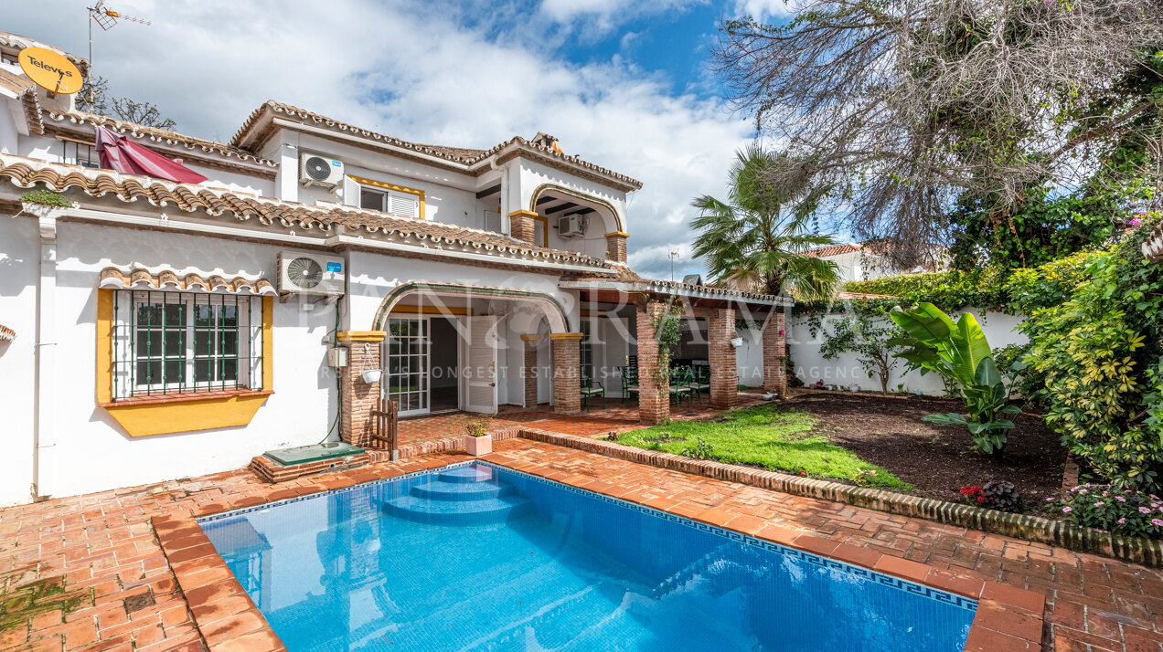 Impeccable beachside townhouse in Río Verde on Marbella's Golden Mile