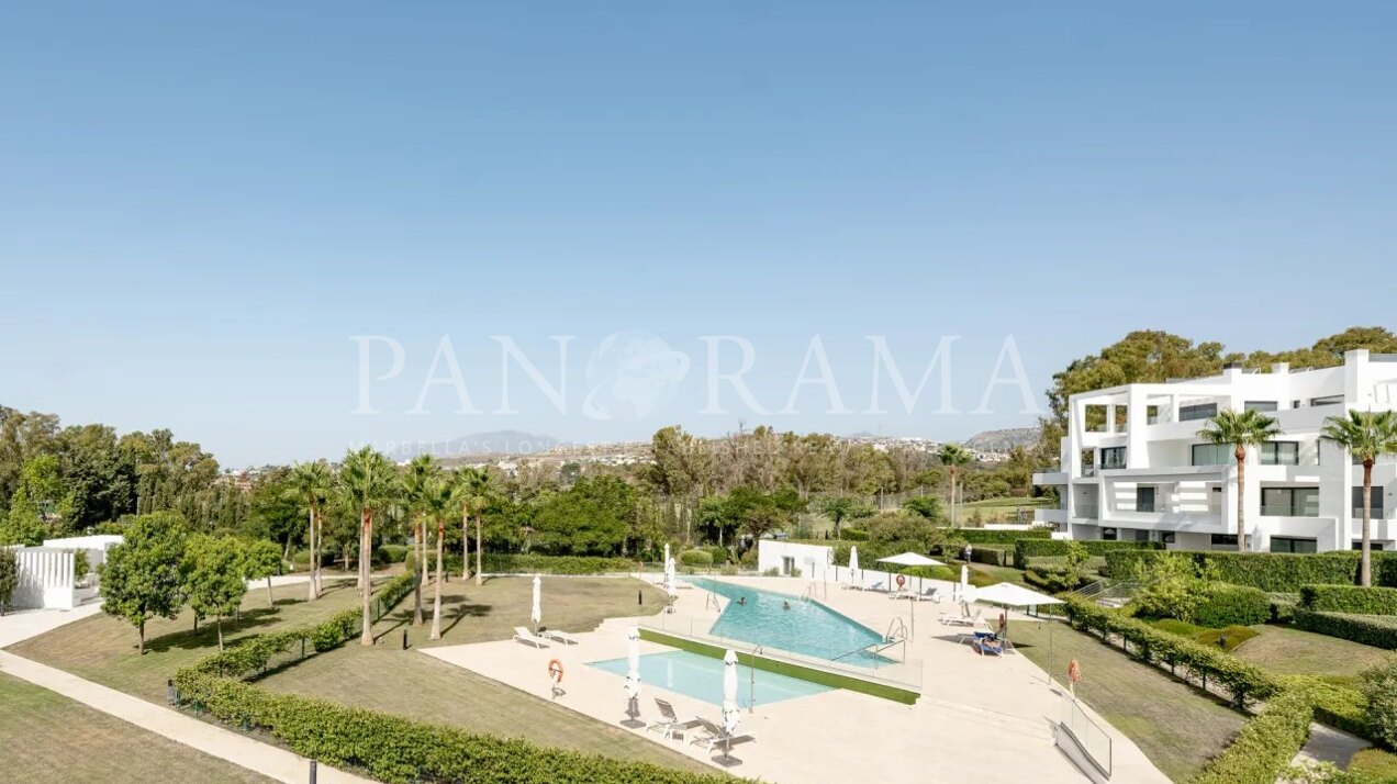 Modern penthouse next to Atalaya Golf near Estepona