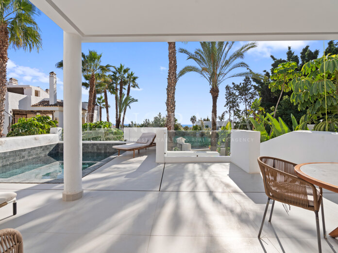 Maisonettewohnung mit privatem Pool in der Nähe von Annehmlichkeiten in El Paraíso, Estepona