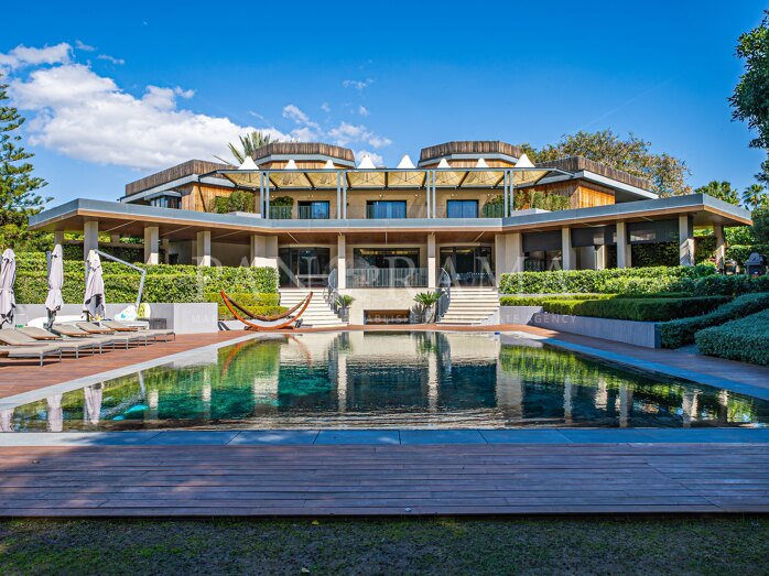 Excepcional joya arquitectónica en Guadalmina Baja