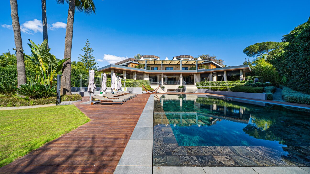 Exceptional architectural gem in Guadalmina Baja