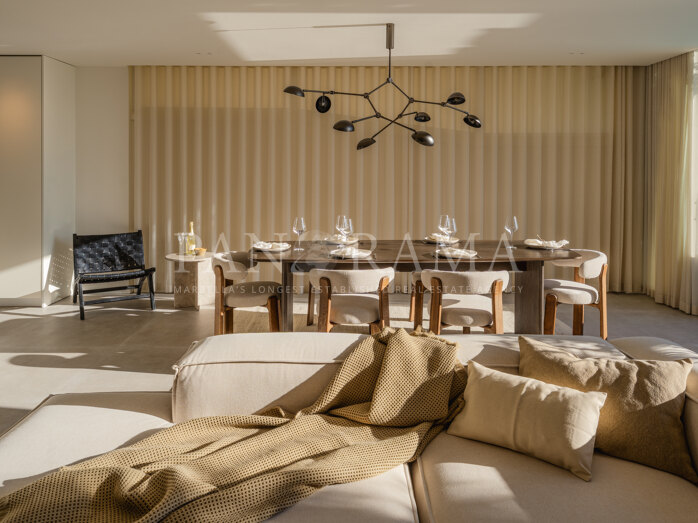 Appartement avec piscine privée et vue sur la mer à Nueva Andalucía
