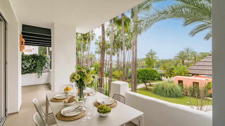 Exquisite modern apartment in Marina Puente Romano – A rare gem on Marbella’s Golden Mile