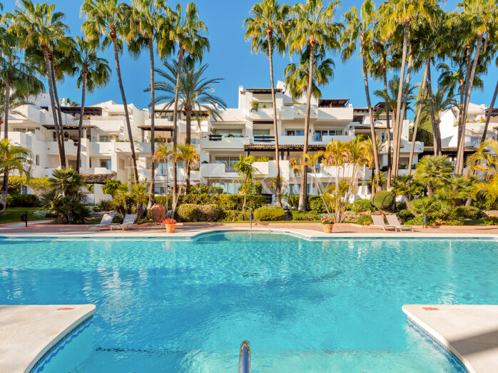 Exquisite modern apartment in the Andalusian Gardens, Marina Puente Romano – A rare gem on Marbella’s Golden Mile