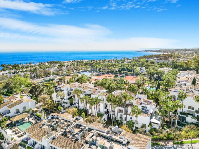 Exquisite modern apartment in the Andalusian Gardens, Marina Puente Romano – A rare gem on Marbella’s Golden Mile