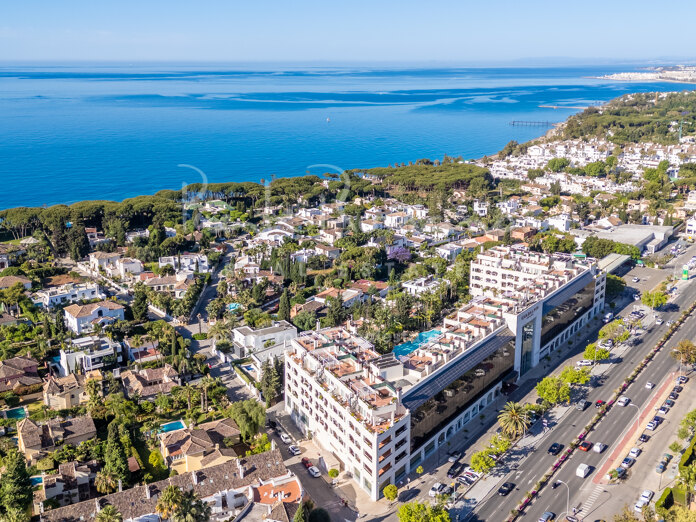 Corner apartment with panoramic sea views on Marbella’s Golden Mile