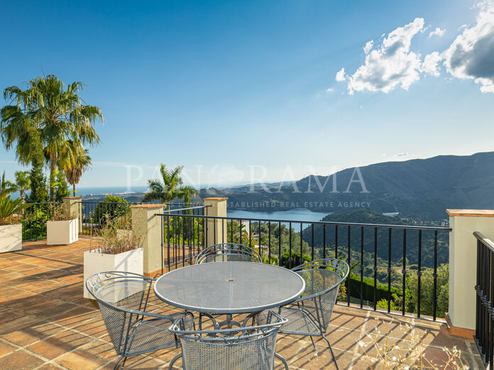 Impresionante refugio familiar con vistas panorámicas en Sierra Blanca Country Club, Istán